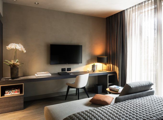 Hotel Interior Design, Part 2- The Psychology of Lighting | Fohlio | task lighting