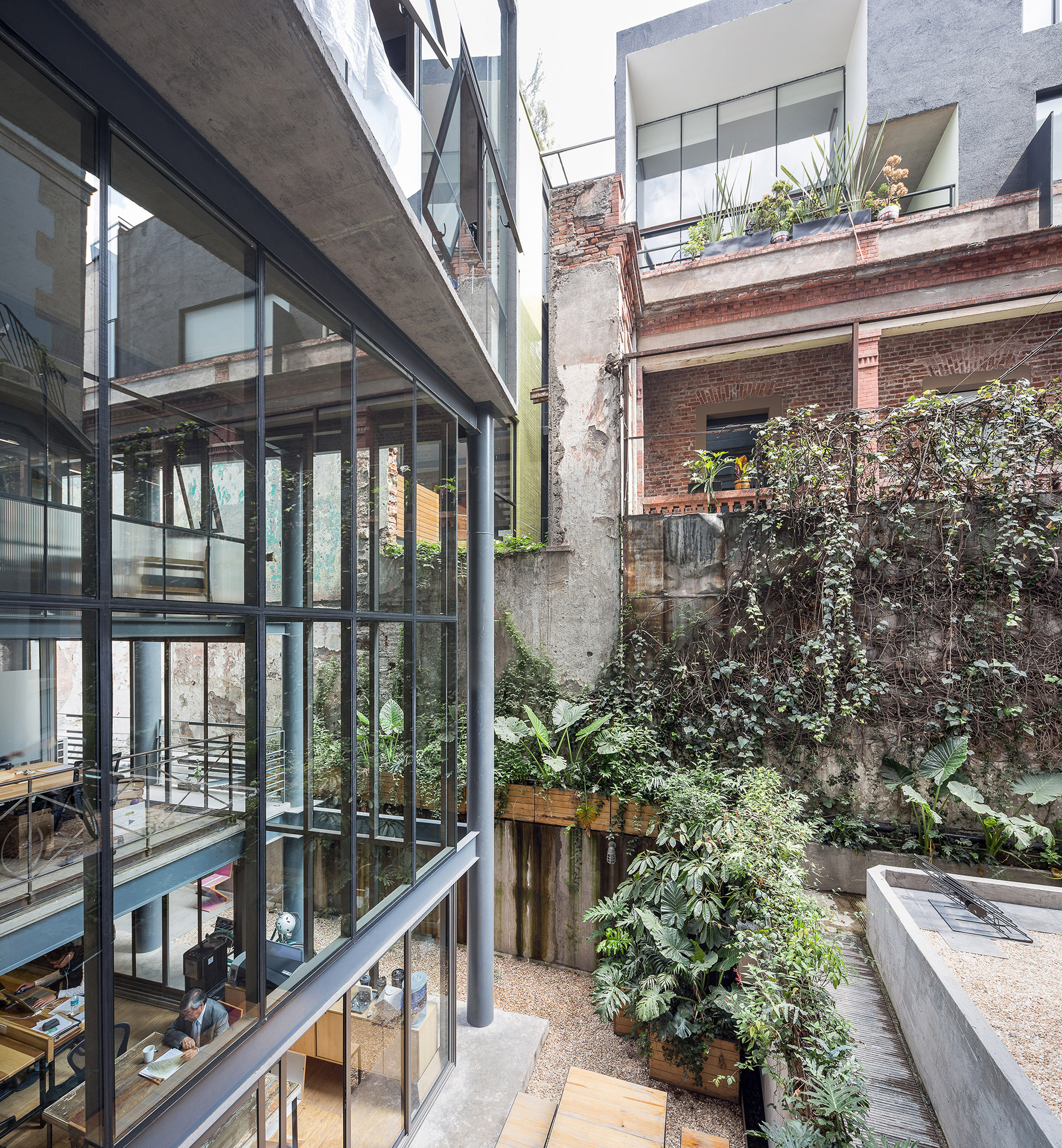 The Anatomy of Good Coworking Space Design, In Pictures | Fohlio | Product Specification and Materials Budget Calculator | Coworking space in Mexico City | FF&E | FFE | interior design software | digital materials library